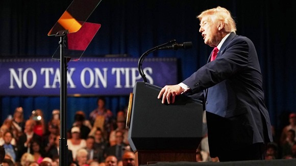 Trump arremete contra el comunismo y advierte a los estadounidenses de “una vida en el infierno”