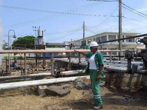 Concluyó en la Hermanos Díaz la tercera refinación de crudo nacional