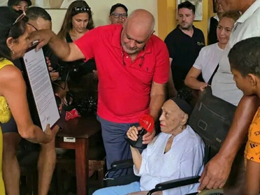 Omara Portuondo recibe premio Siboney Excelencia Musical