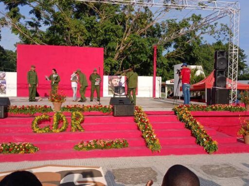 Mella recibe condición de vanguardia en el 66 aniversario de los CDR