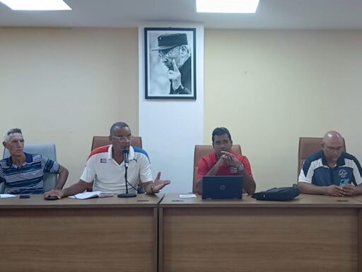 Analizan reglamento y calendario previo a la 65 Serie Nacional de Béisbol (+Fotos)