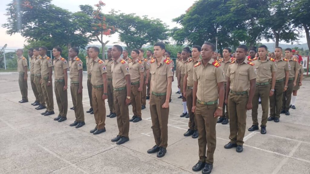 Celebran en Santiago de Cuba 60 años de las Escuelas Militares Camilo Cienfuegos