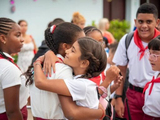 Cuba inicia curso escolar pese a bloqueo recrudecido