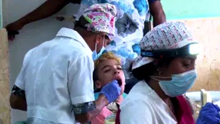 Garantiza Escuela de Estomatología de Santiago atención a pacientes y formación de estudiantes