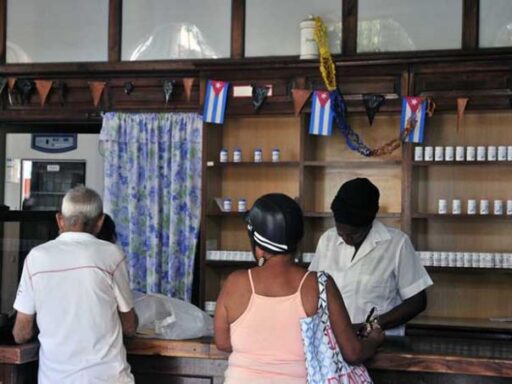 Avanza implementación de nuevas formas de gestión en los servicios farmacéuticos