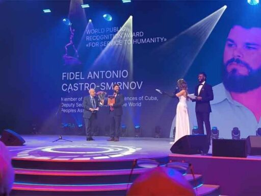 Entregan en Moscú el premio mundial «Al Servicio de la Humanidad»
