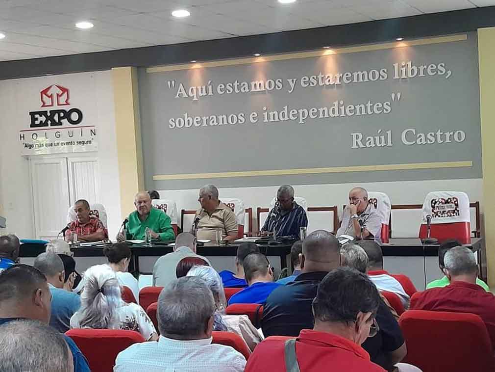 Evalúa viceprimer ministro de Cuba cambios soceconómicos en Holguín