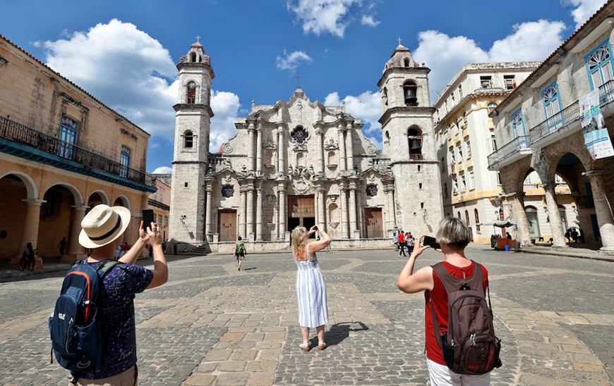 Huellas del bloqueo en el turismo cubano: casi 709 mil visitantes menos
