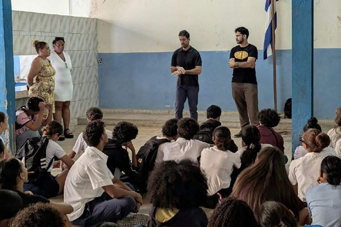 Intercambió Cancillería cubana con estudiantes sobre bloqueo de EE.UU.