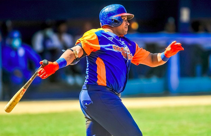 Cepeda, cuarto con 400 jonrones en campeonatos cubanos de béisbol
