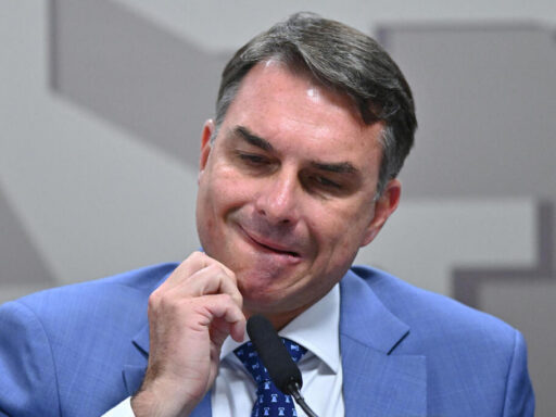 Difunden nuevas informaciones sobre huida de Flávio Bolsonaro