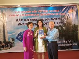 Recuerdos, fotos y amor por Cuba entre egresados vietnamitas